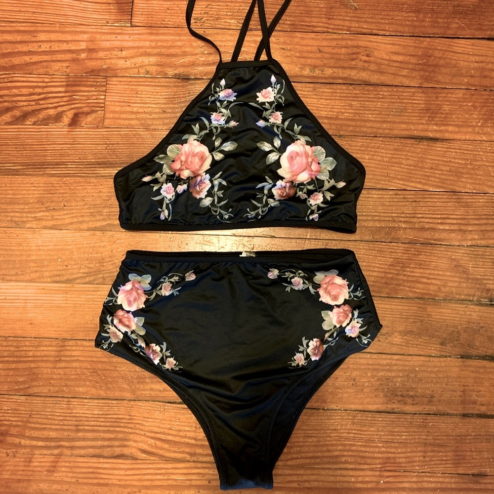 Vintage-Inspired High-Waisted Bikini